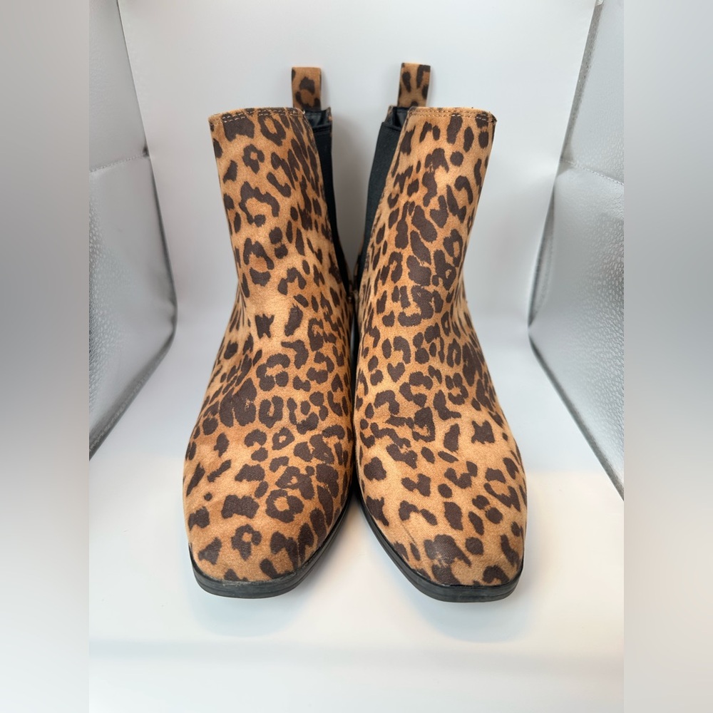 A New Day Leopard Print Ankle Boots with Stretch Size 8.5